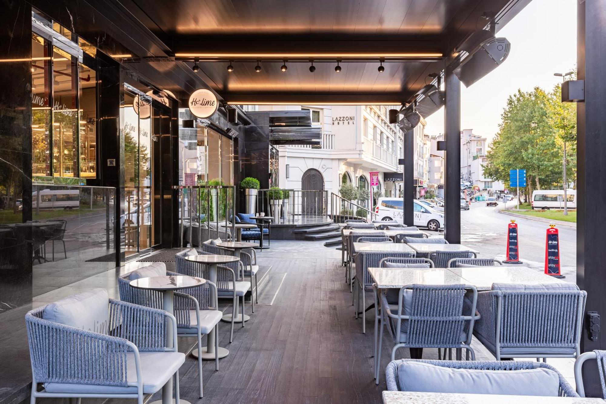 Stayso The House Hotel Estambul Exterior foto The exterior of a typical café in Athens