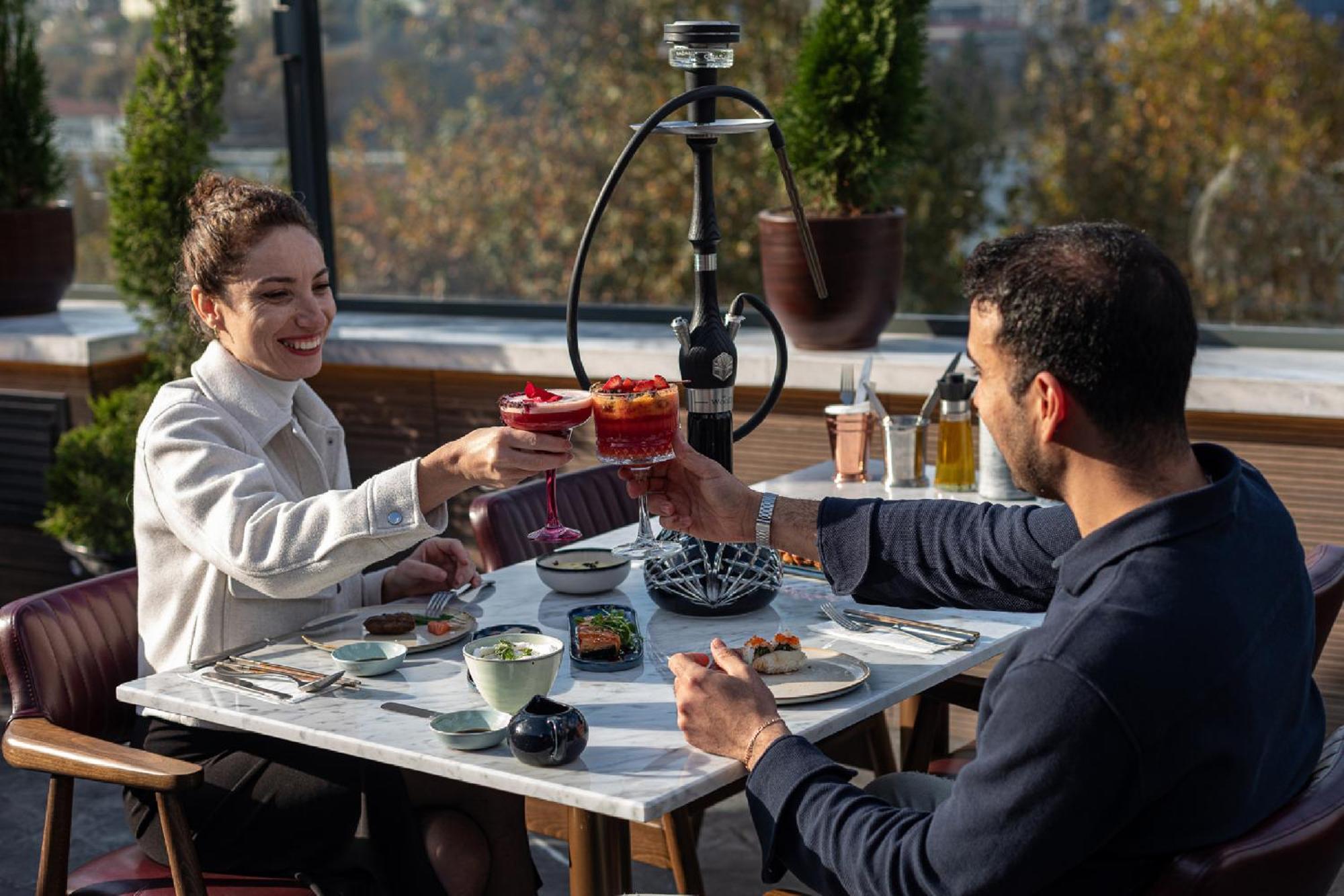 Stayso The House Hotel Estambul Exterior foto Hookah in a restaurant