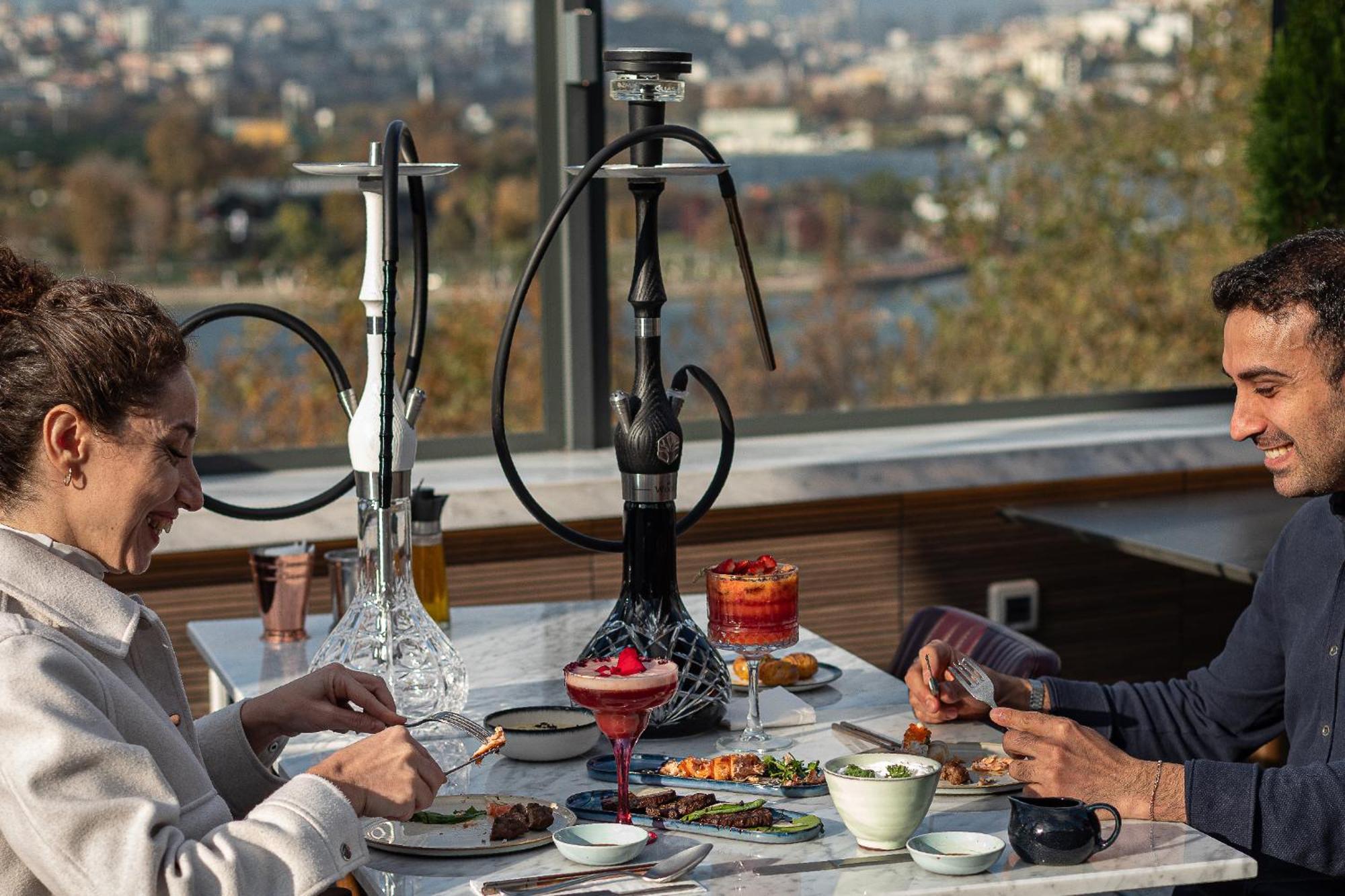 Stayso The House Hotel Estambul Exterior foto Hookah in a restaurant